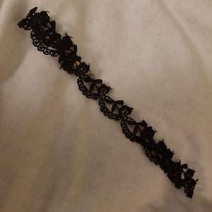 Lace choker